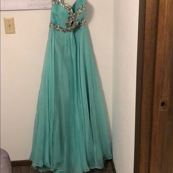Prom Dress - Picture 2 of 4